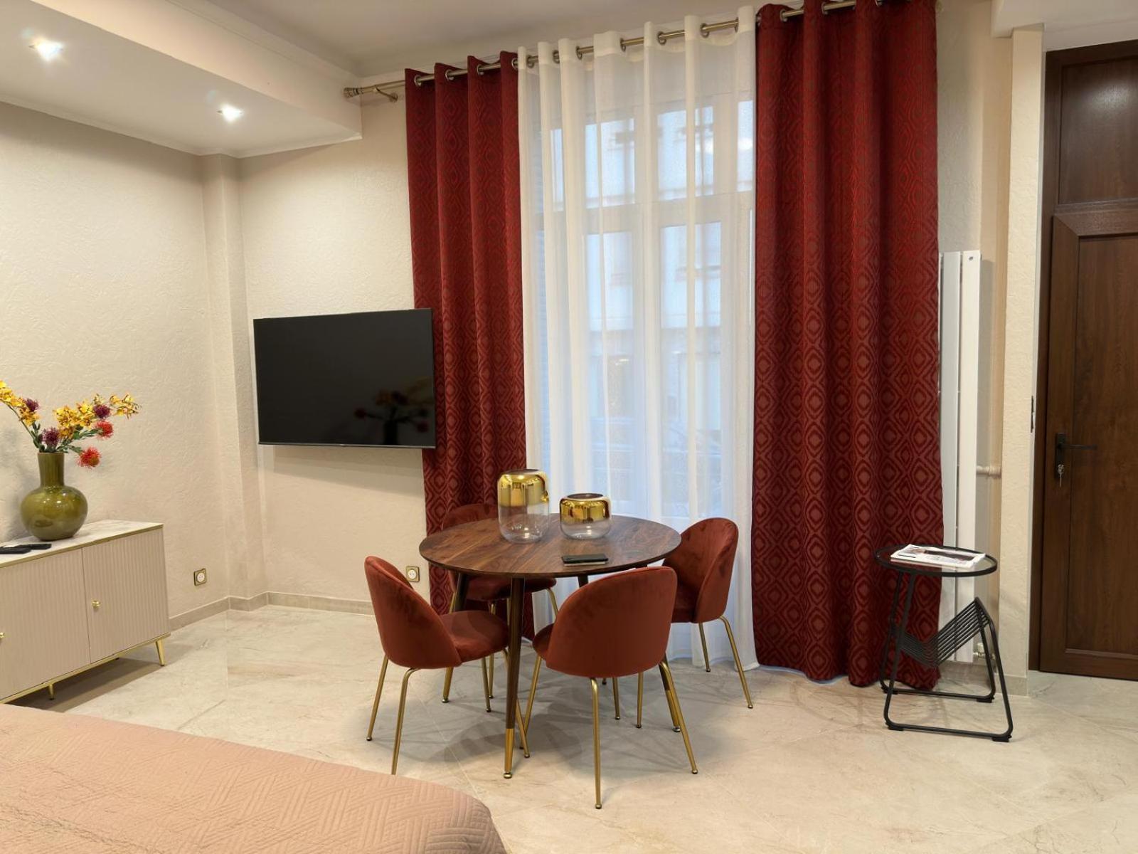 Extraordinaire Grand Studio Au Centre 6 Minutes A Pied De La Plage Et L'Hotel Negresco Νίκαια Εξωτερικό φωτογραφία