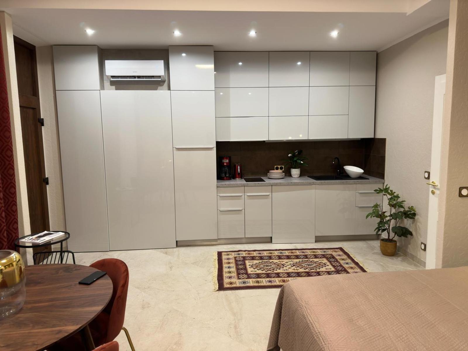 Extraordinaire Grand Studio Au Centre 6 Minutes A Pied De La Plage Et L'Hotel Negresco Νίκαια Εξωτερικό φωτογραφία